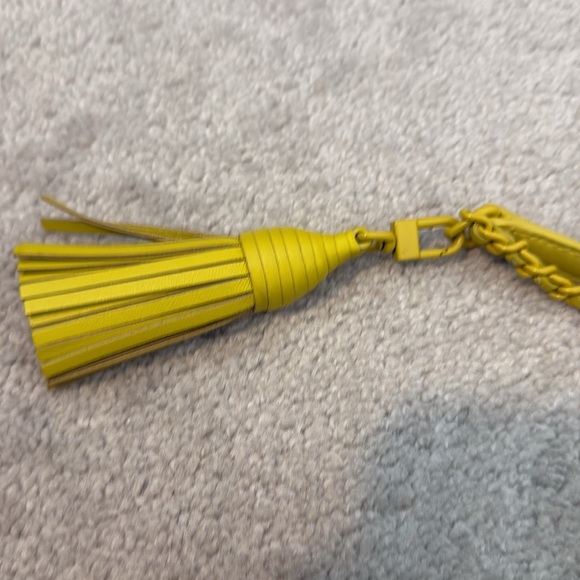 Tory Burch Fleming matte yellow shoulder bag - Picture 9 of 9